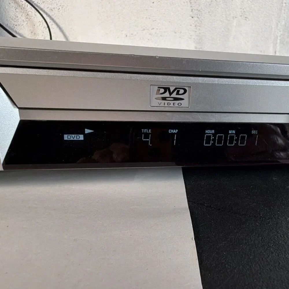 Sony DVP-NS300 DVD Player w/ Dolby Digital, DTS, CD/DVD/Video CD, Silver